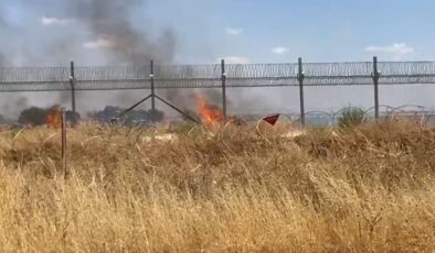 Suriye sınırındaki mayınlı alanda korkutan yangın