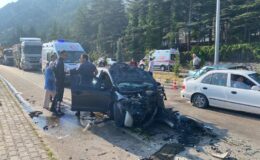 Otomobiller çarpıştı: 1 ölü, 7 yaralı