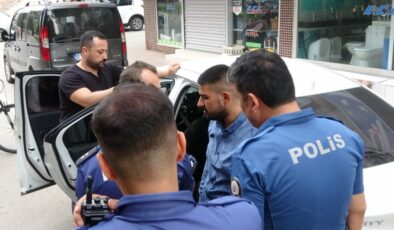 Cüzdanı çalınınca ağır hasarlı binanın damına çıkarak intihara kalkıştı