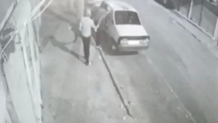 Otomobilin kapısını açıp içindeki malzemeleri çaldılar
