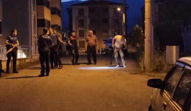 Evini kundaklayan damadını tüfekle vurarak ağır yaraladı