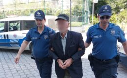 81 yaşındaki dede, baba-oğul 2 komşusunu bıçakla yaraladı