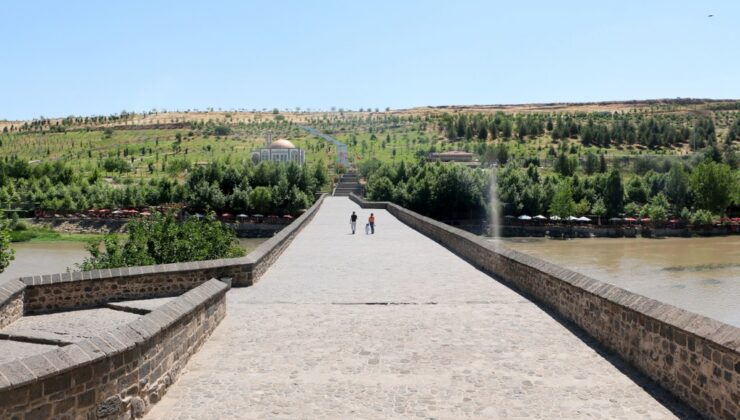 Diyarbakır’da termometreler 48 dereceyi gördü, tarihi mekanlar boş kaldı