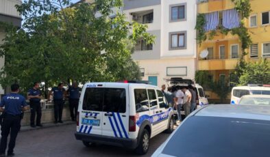 Sevgilisini yemek yaparken yaralamış