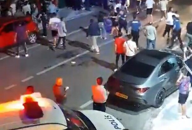 Çay bahçesinden sokağa taşan kavgada 15 kişi bir birine girdi