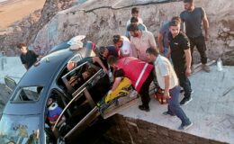 Siirt’te otomobil yolda çukura düştü: 1 ölü, 5 yaralı