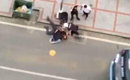 Rize’de bir kişiyi bıçaklayarak öldüren ve iki kişiyi yaralayan şahıs adliyeye sevk edildi