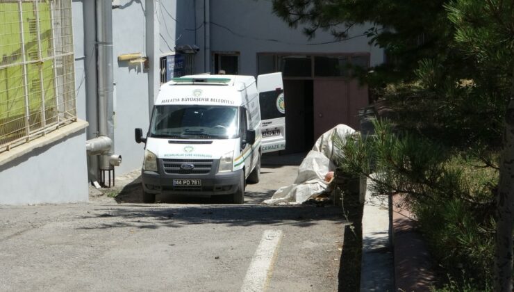 Tartıştığı eşini 30 bıçak darbesiyle katletti