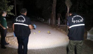Adana’da bir genç mezarlıkta başından vurulmuş halde bulundu