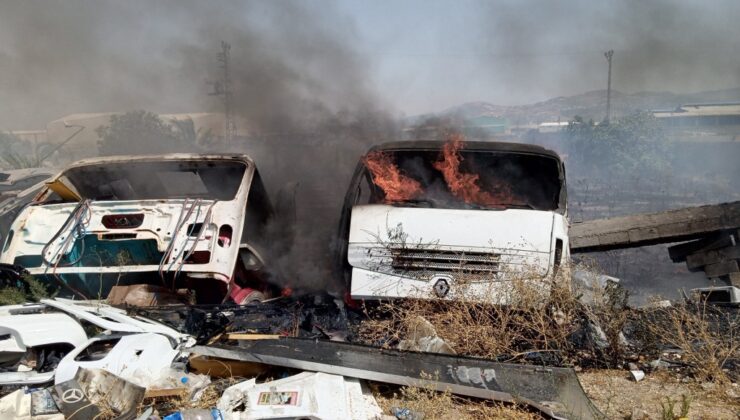 Hurdalık araçlardaki yangın sonrası akaryakıt istasyonunda kavga çıktı