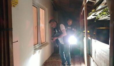Yaşlı kadının evine taşlı saldırı