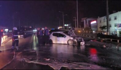 Kontrolden çıkan araç otomobile çarpıp alev aldı