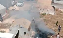 Çocukların ateşle oyunu deprem çadırlarına sıçrıyordu