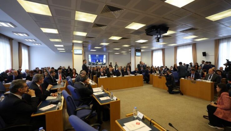 Asgari ücret komisyonunda herkesin mutabık kaldığı bir tutarda uzlaşılacağını ümit ediyoruz