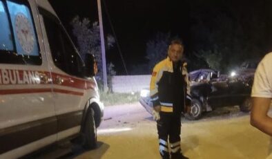 Biçerdöverle çarpışan otomobilin sürücüsü hayatını kaybetti