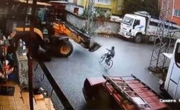 Dörtyol’da çocuk iş makinesi altında kaldı