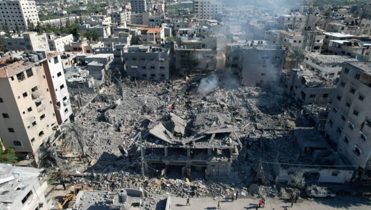 Gazze Şeridi’nde kimliği belirlenemeyen 43 cansız beden için toplu mezar