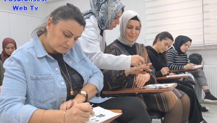 Kadınların el sanatı: Hint kınası kursu