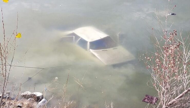 Baraj gölüne düşen otomobildeki 1 kişi öldü, 1 kişi yaralandı
