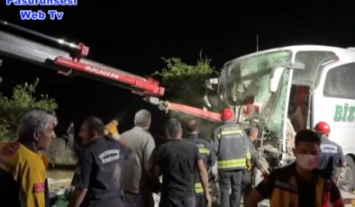 Traktör ve Otobüs Çarpışması Felaketi: 2 Ölü, 18 Yaralı
