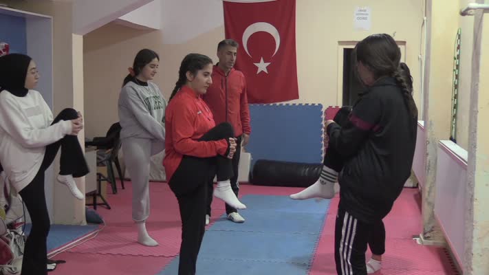 Siirtli gençler boccede başarı peşinde