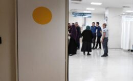 Direksiyon hakimiyetini kaybedince devrildi: 6 yaralı