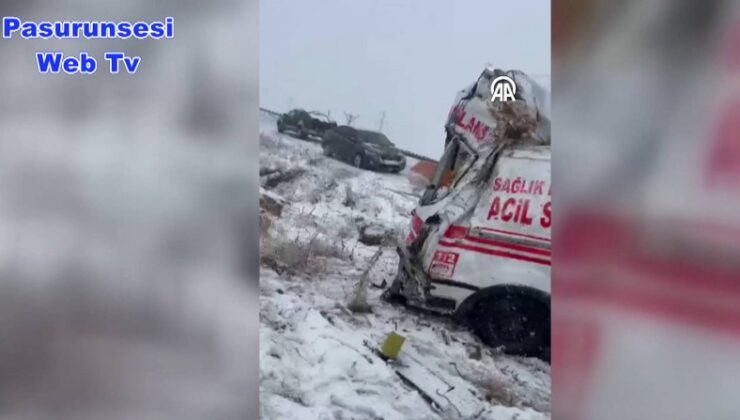 Yüksekova’da ambulans kazası: 3 yaralı