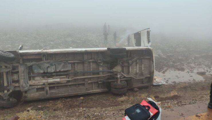 Şanlıurfa’da öğretmen servisi kaza yaptı: 9 yaralı