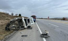 Şarampole yuvarlanan kamyonetten trajik son