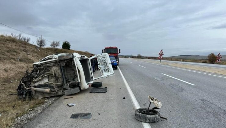 Şarampole yuvarlanan kamyonetten trajik son