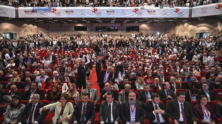 CHP’de kurultay başladı