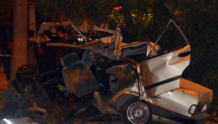 Adana’da otomobil refüjdeki ağaçlara çarptı: 3 ölü, 2 yaralı