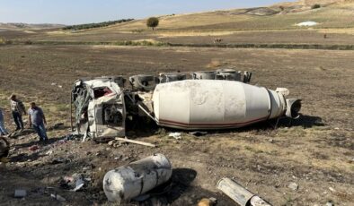 Devrilen beton mikserinin sürücüsü öldü