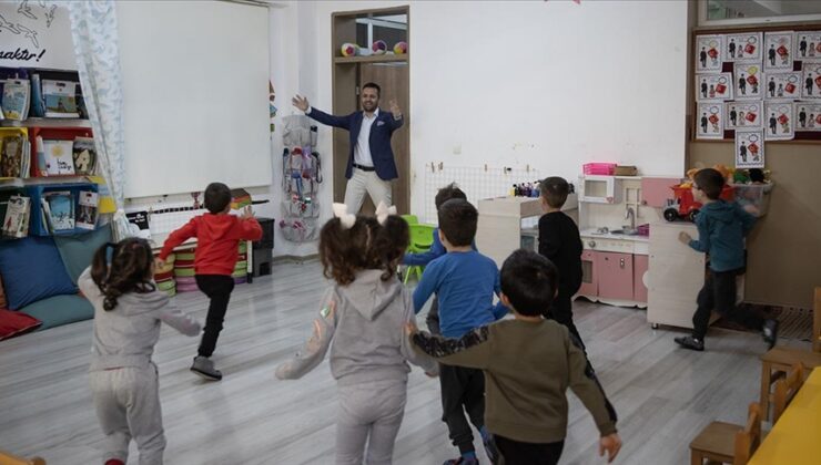Eğitimde fark yaratan Mehmet öğretmen, ‘Küresel Öğretmen Ödülü’nün sahibi oldu