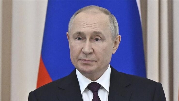 Putin, Schröder’i savundu