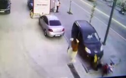 Kadınlar bebek arabasıyla havaya savruldu