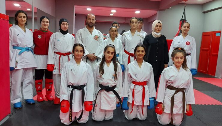 Diyarbakırlı kızlar karatede fark oluşturuyor