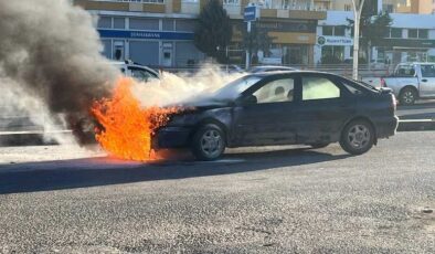 Diyarbakır’da otomobil yangını
