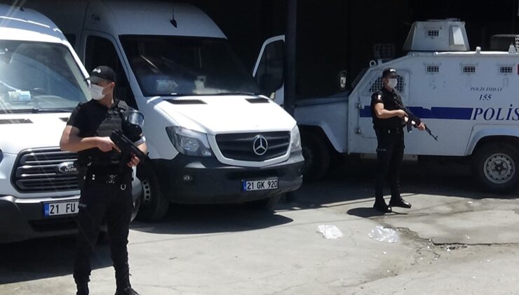 Diyarbakır’da cinayet zanlısı damadın evinin etrafında TOMA’li önlem