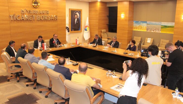 CHP Ekonomi Masası heyeti DTB üyeleri ile bir araya geldi