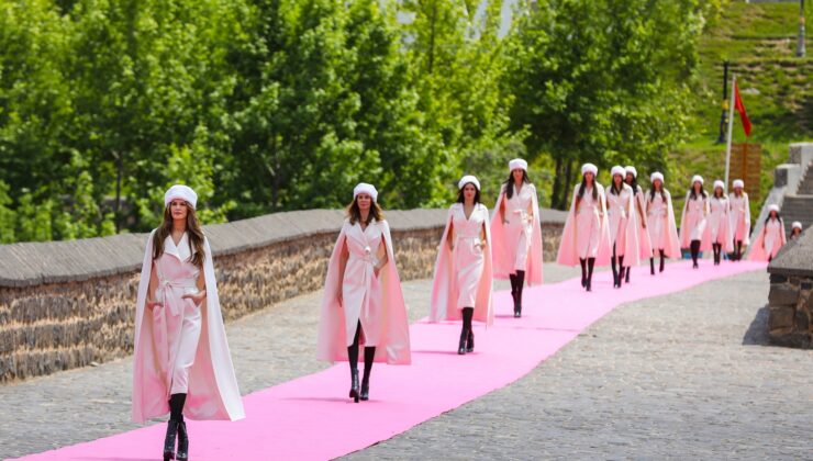 Diyarbakır’ın tarihi moda ile canlandı