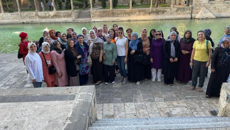 Diyarbakır’da kadınlar belediyenin projesiyle tarihi yerleri geziyor