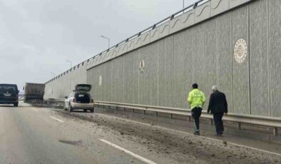Adıyaman’da yol molozla kaplandı