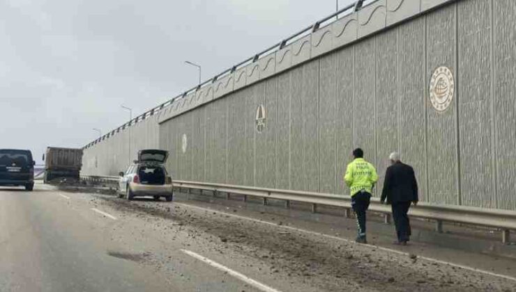 Adıyaman’da yol molozla kaplandı