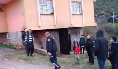 Ahır yangını hızla kontrol altına alındı