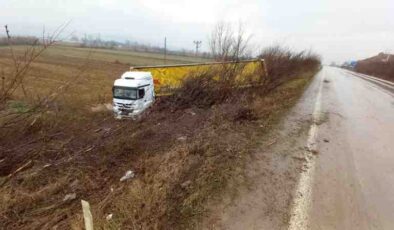 Amasya’da tır devrildi: sürücü yaralı