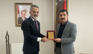 Kulp Kaymakamı’na  Emniyet Sendikası’ndan plaket