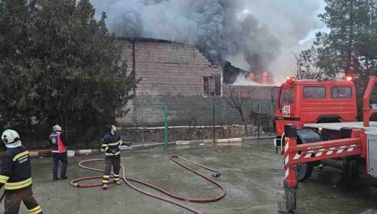 Bağlar’da depo yangını