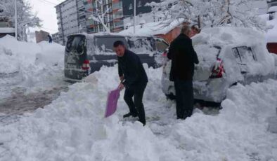 Bitlis’te kar esareti: 245 köy yolu kapalı