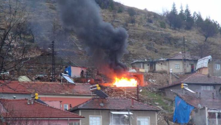 Depremzede çadırında yangın paniği